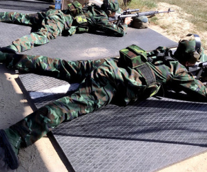 Xạ thủ bắn tỉa Việt Nam làm quen súng tại Army Games 2020