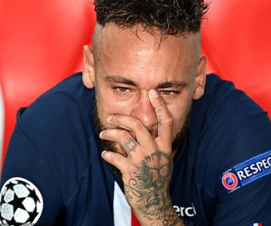 Ảnh: Neymar khóc như mưa sau thất bại ở chung kết Champions League