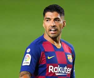 HLV Ronald Koeman tuyên bố Suarez không còn nằm trong kế hoạch của Barca