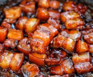 Bác sĩ cảnh báo: Thói quen thắng đường tạo màu kho thịt, cá của các bà nội trợ là tự hại sức khỏe