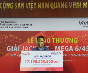 Mua vé số kỷ niệm chuyến du lịch, bất ngờ thành tỷ phú Vietlott