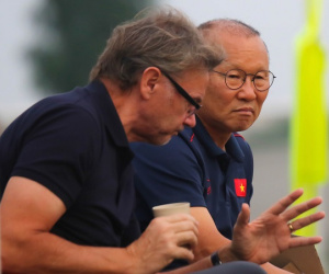 Vì sao thầy Park từ chối đá giao hữu với U19 Việt Nam của HLV Troussier?