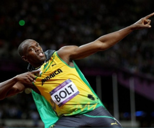 Usain Bolt nghi nhiễm Covid-19, Raheem Sterling có nguy cơ bị vạ lây