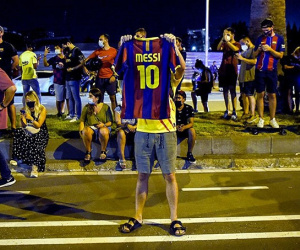Culé biểu tình đòi 'đá đít' Bartomeu, Barca tiến hành họp khẩn