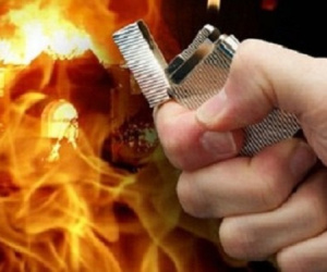 Khởi tố người chồng tẩm xăng thiêu sống vợ