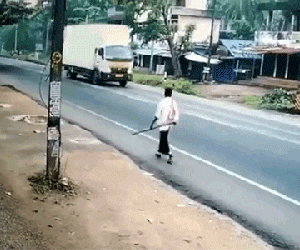 Video: Người đàn ông thoát nạn khó tin nhờ 'thần chết ngủ quên'