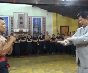 Chưởng môn Huỳnh Tuấn Kiệt bất ngờ bị fan Mỹ mỉa mai vì video võ công 'siêu ảo'