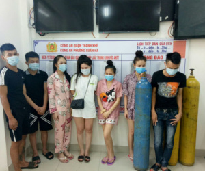 4 'hot girl' tụ tập hít khí cười cùng 3 nam thanh niên trong căn hộ thuê giữa dịch Covid-19