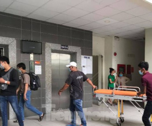 Đi làm về, con phát hiện cha tử vong bất thường trong nhà