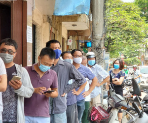 Cảnh tượng như thời bao cấp tại phố bánh Trung thu truyền thống nổi tiếng Hà Nội