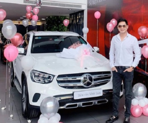 Bóc giá xế hộp Mercedes-Benz diễn viên Minh Luân vừa nhận đúng dịch Covid-19
