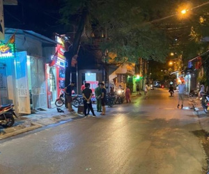 Từ chuyện đốt vàng mã, người đàn ông bị hàng xóm tạt axit