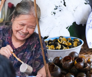 Quán bún ốc nguội 'kiêu nhất Hà Nội': Không phải cứ có tiền là bán, mỗi lần ghé khách chỉ được ăn 1 suất