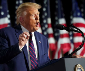 Tổng thống Trump lên tiếng bảo vệ nghi phạm xả súng giết hai người biểu tình