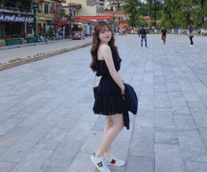 Huỳnh Anh diện váy xinh điệu đà đi du lịch, tiết lộ bị sút cân và gầy đi trông thấy sau vụ giận dỗi với Quang Hải