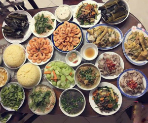 Về cúng Rằm, chị chồng để mình em dâu rửa 5 mâm bát, song chỉ 1 lúc sau nhờ động thái của một người mà tình huống lật ngược