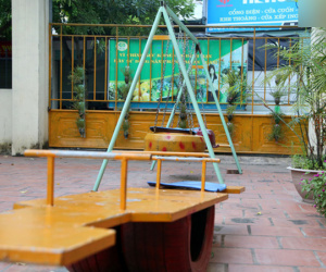 Hà Nội: Đồ phế liệu được tái chế làm khu thư giãn của người lớn, vui chơi miễn phí cho trẻ nhỏ