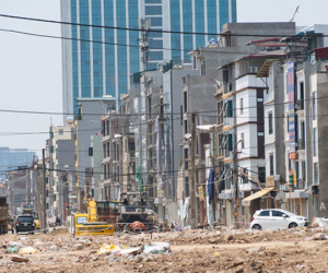 Ảnh: Đại công trường nham nhở vành đai 2 đoạn qua Minh Khai - Đại La