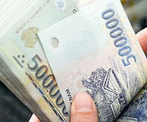 Tiền lương hàng tháng bị trừ những khoản bắt buộc nào?
