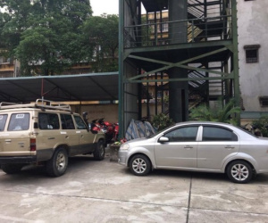 Ngang nhiên thuê xe cứu hộ cẩu trộm 2 ôtô về nhà
