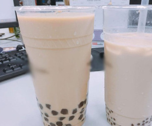 Mỗi ngày uống 2 ly trà sữa, cô gái có ngực size B tăng thành size D, mắc hàng loạt vấn đề sức khỏe nghiêm trọng, cả bệnh ung thư vú
