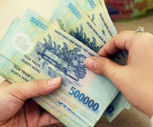 Chồng sắp cưới cho gia đình tôi vay 50 triệu đồng nhưng đòi tính lãi
