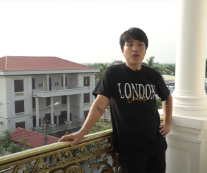 NTN - 'YouTuber bị ném đá nhiều nhất Việt Nam' khoe nhà 4 tầng mới xây, nhìn là thấy to nhất phố