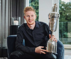 De Bruyne hoàn tất cú đúp danh hiệu Cầu thủ xuất sắc nhất mùa giải 2019/20