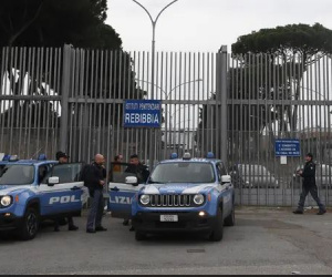 Trùm mafia Sicily cắn đứt ngón tay gác ngục