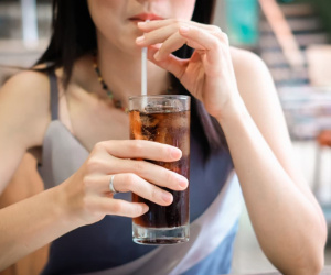 Vừa ăn no xong, đừng vội làm ngay 6 việc này vì sẽ làm tổn thương dạ dày, khiến cơ thể mệt mỏi, dễ mắc bệnh hơn