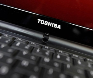 Toshiba chính thức rút khỏi thị trường PC, nhượng lại toàn bộ cho Sharp