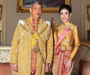 Bức tranh vua Thái Lan tặng Hoàng quý phi vừa được phục vị khiến dân mạng xuýt xoa vì quá đáng yêu, thể hiện tình cảm hết mức dành cho vợ
