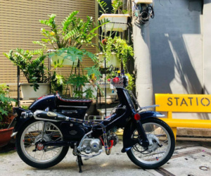 Honda Cub 23 năm tuổi độ cực chất của dân chơi Sài Gòn