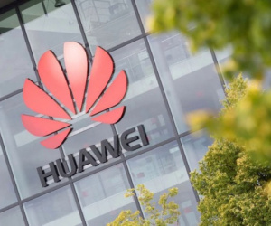 Samsung, LG ngừng bán tấm nền smartphone cho Huawei