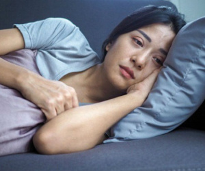 Hàng xóm phàn nàn rằng cứ đến khoảng 1h đêm là nghe tiếng quát ầm ĩ của vợ tôi, tôi đã bí mật lắp camera trong nhà và rồi choáng váng khi xem