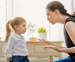 Người lớn có nên nói với con cái rằng 'kiếm tiền đã khó, mà nhà chúng ta lại nghèo'?