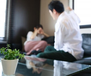 Nghi ngờ vợ ngoại tình và hủy hoại danh tiếng của mình, gã đàn ông livestream quá trình bạo hành gia đình dẫn đến 1 xác 2 mạng