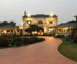 Biệt thự vườn 2.000 m2, có hồ cá Koi của đại gia Nam Định được rao bán với giá không tưởng