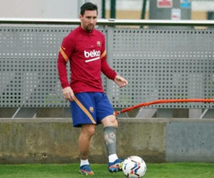 Messi âm thầm tập luyện vào ngày nghỉ của Barcelona