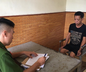 Khởi tố 'nghịch tử' hễ uống rượu say là 'chửi cha, đánh mẹ'