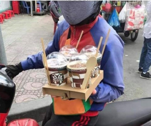 Nhận ship 4 ly nước cho quán cà phê 'bảo vệ môi trường', shipper mỏi đến rụng tay vì yêu cầu oái oăm