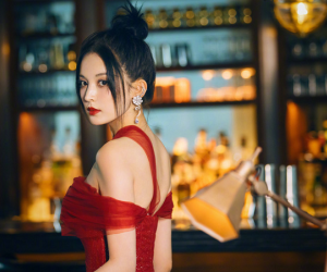 Màn đọ sắc vóc ngút ngàn 2 mỹ nhân Tân Cương gây sốt Weibo: Nhiệt Ba khoe chân cực phẩm, Na Trát thần thái mê hoặc