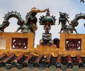 Bắt nghi can trộm trái châu gần 100 tuổi tại Lăng Ông - Bà Chiểu