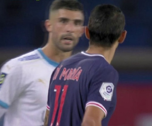 VIDEO: Di Maria 'chơi dơ', nhổ nước bọt vào mặt hậu vệ Marseille