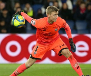 Arsenal chuẩn bị có được 'thủ môn số 2' với mức giá hời