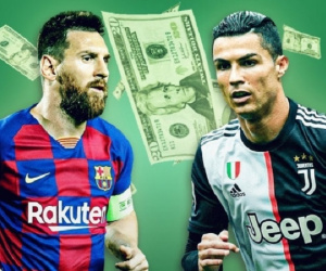 Messi tiếp bước Ronaldo trở thành tỷ phú bóng đá