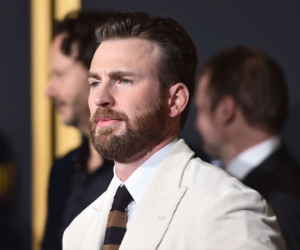 Chris Evans chính thức lên tiếng về vụ lộ ảnh nóng gây chấn động, phản ứng thú vị khiến dân tình thích thú