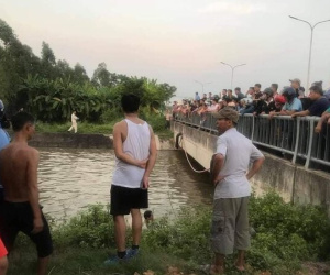 Ông đèo theo 3 cháu nội ngoại, 2 cháu và ông rơi xuống kênh tử vong thương tâm