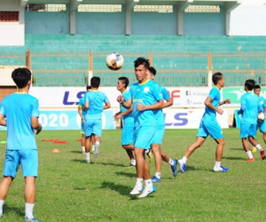 Cầu thủ Sanna Khánh Hòa bỏ tập vì bị nợ lương, lót tay