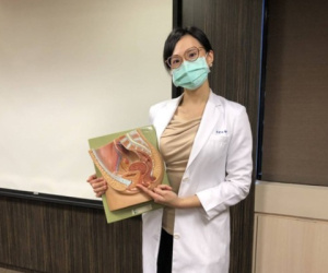 Người phụ nữ gặp tình trạng đi tiểu nhiều lần, mất hứng thú tình dục, bác sĩ chỉ ra nguyên nhân do tập squat